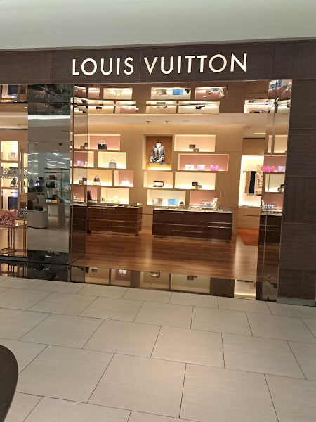 Louis Vuitton Atlanta Saks Phipps Plaza