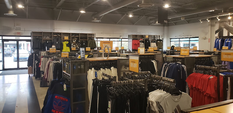 Under Armour Factory House - Edinburgh Premium Outlets