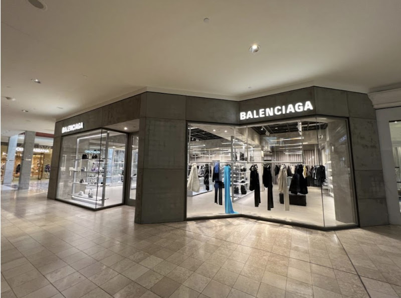 BALENCIAGA