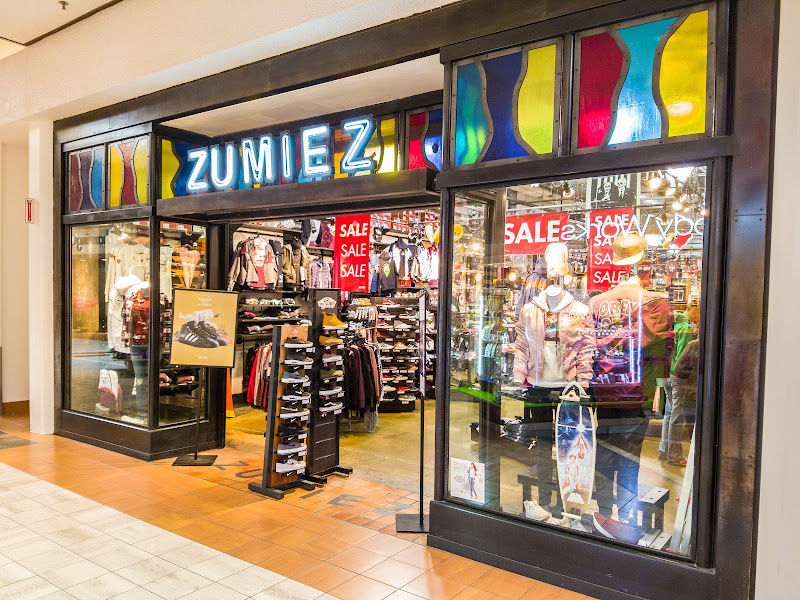 Zumiez