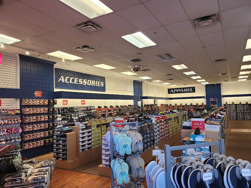 SKECHERS Warehouse Outlet