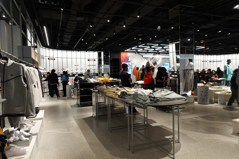 Nike Del Amo Store