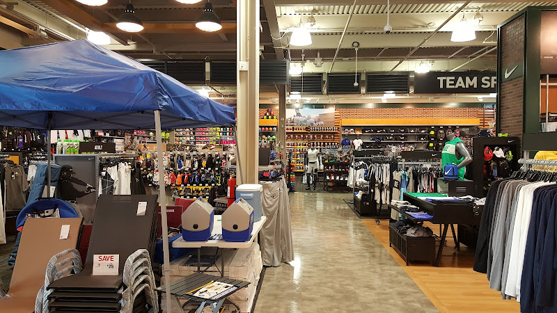 DICK'S Sporting Goods