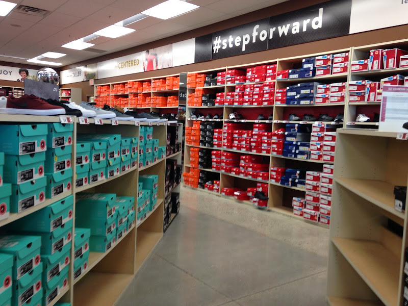 Famous Footwear