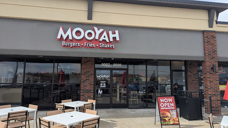 MOOYAH Burgers, Fries & Shakes