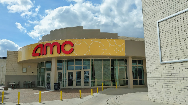 AMC Lake Square 12