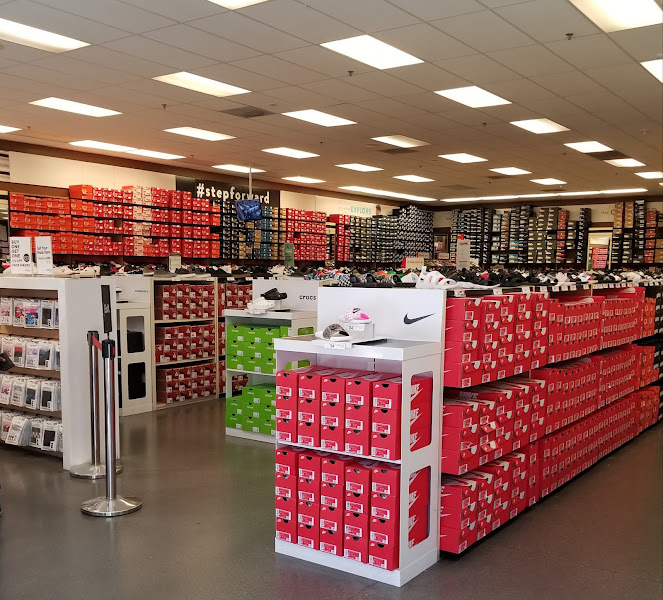 Famous Footwear Outlet