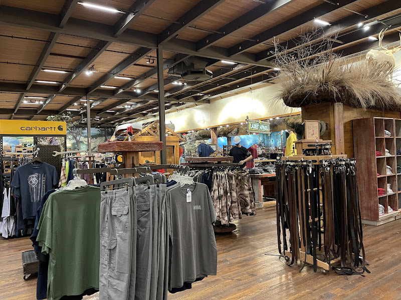 Bass Pro Shops/Cabela’s Boating Center