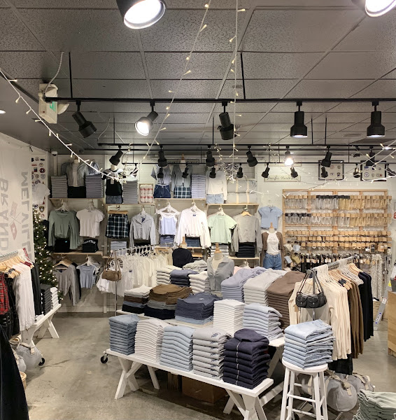Brandy Melville - Village Street