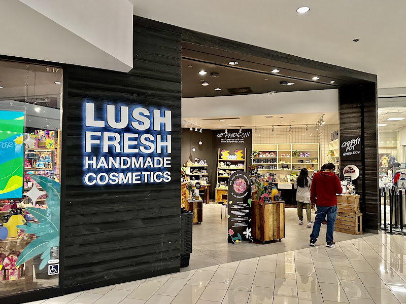 Lush Cosmetics Glendale Galleria