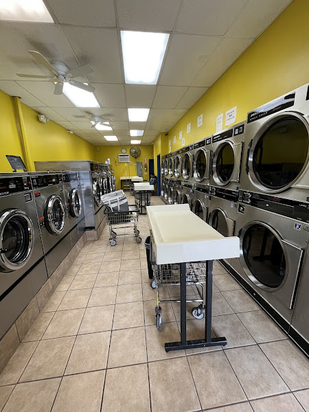 Wash & Dry Laundromat
