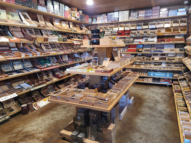 Ligero Tobacco House