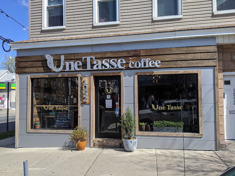 Une Tasse Cafe