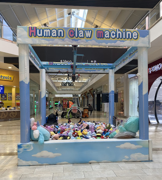 Human Claw Machine
