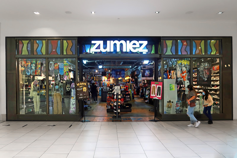 Zumiez