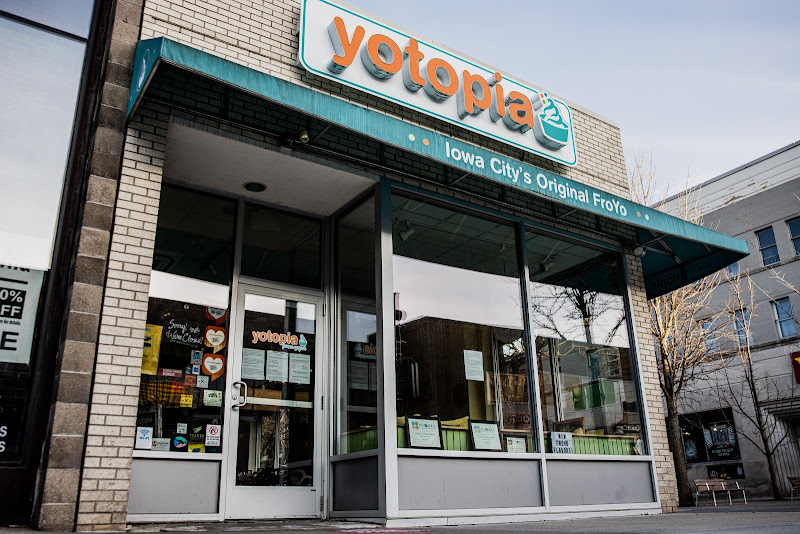 Yotopia Frozen Yogurt