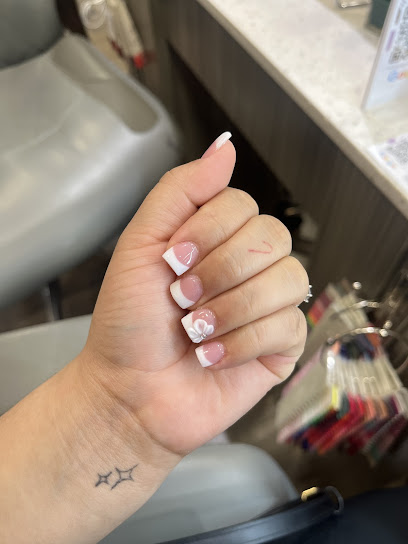 Foxy Nails