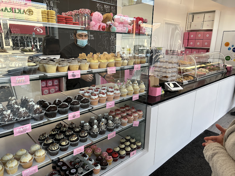 Lil' Cakes & Creamery