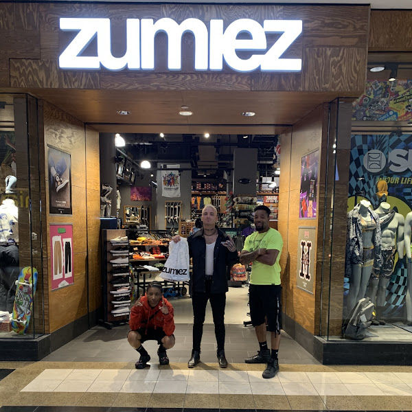 Zumiez