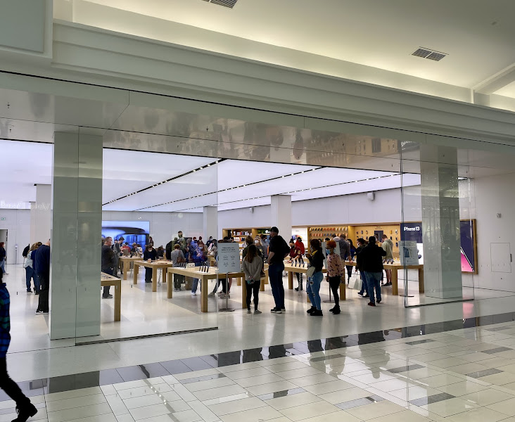 Apple West Town Mall