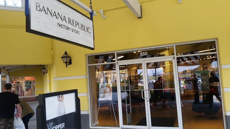 Banana Republic Factory Store