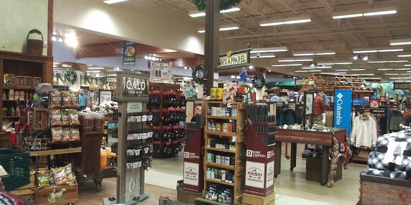 Bass Pro Shops/Cabela’s Boating Center
