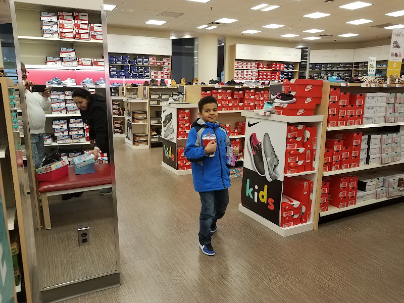 Famous Footwear