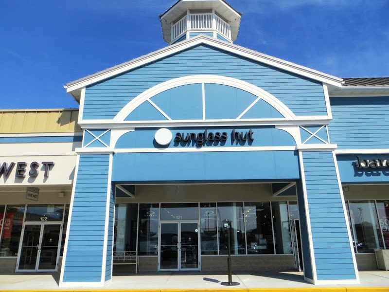 Sunglass Hut