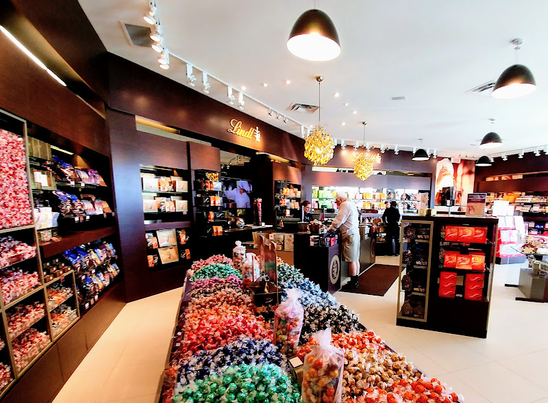 Lindt Chocolate Shop - Sainte Foy