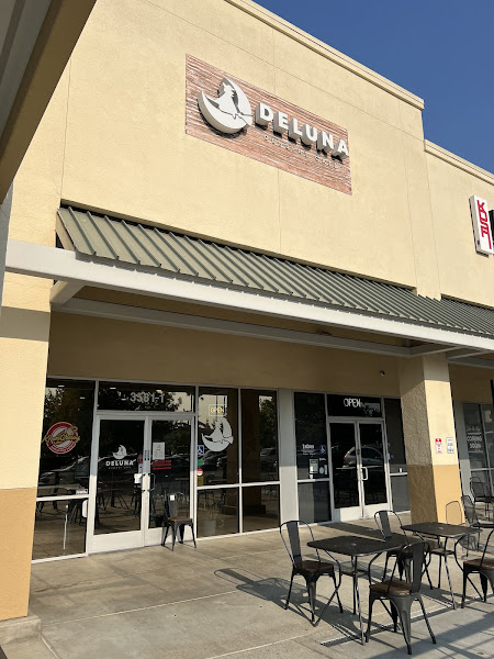 Deluna Dessert Cafe