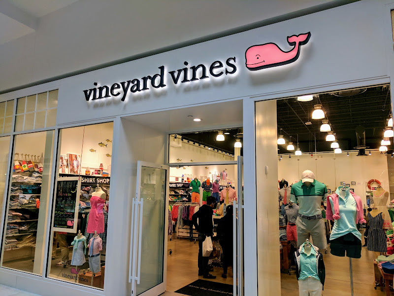 vineyard vines Outlet