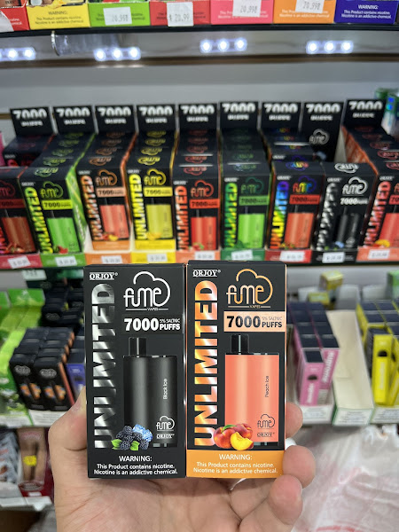 Mello's Smoke & Vape Shop & cigars & glass & accessories
