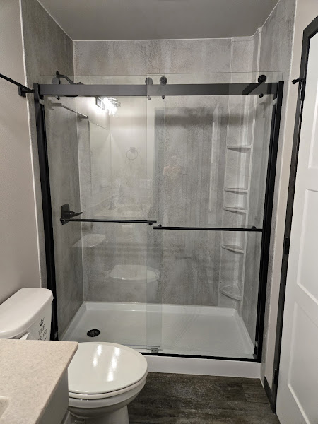 Duckota Shower & Bath