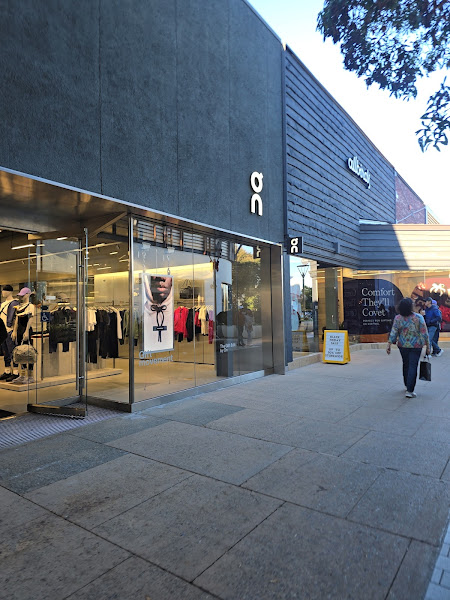 On Store Palo Alto Stanford