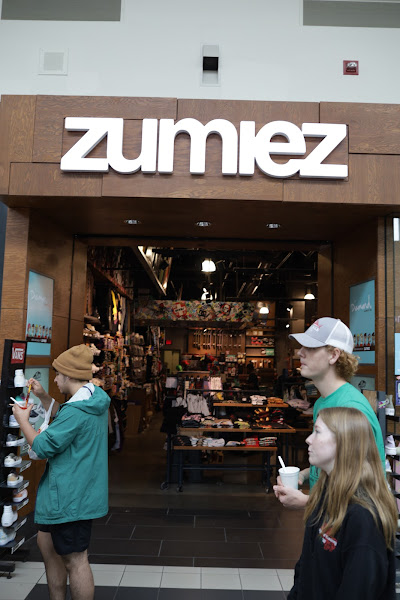 Zumiez