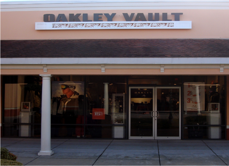 OAKLEY VAULT