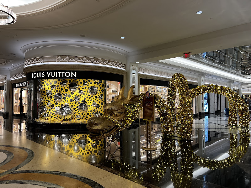 LOUIS VUITTON