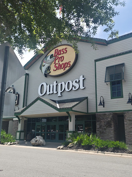 Bass Pro Shops/Cabela’s Boating Center