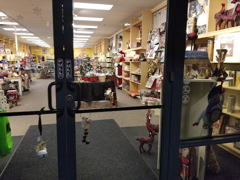 Lang Seasonal Store