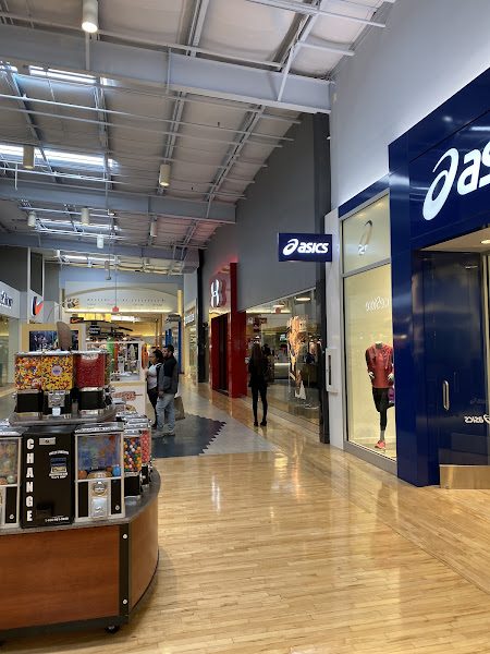 Under Armour Factory House - Potomac Mills Mall