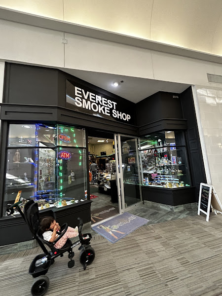 Everest Smoke Shop