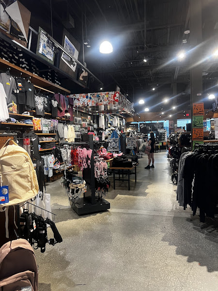 Zumiez
