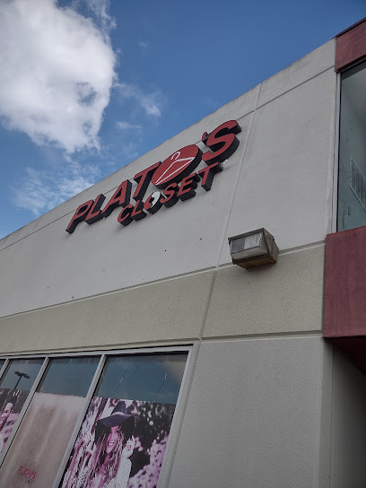 Plato's Closet Willowbrook