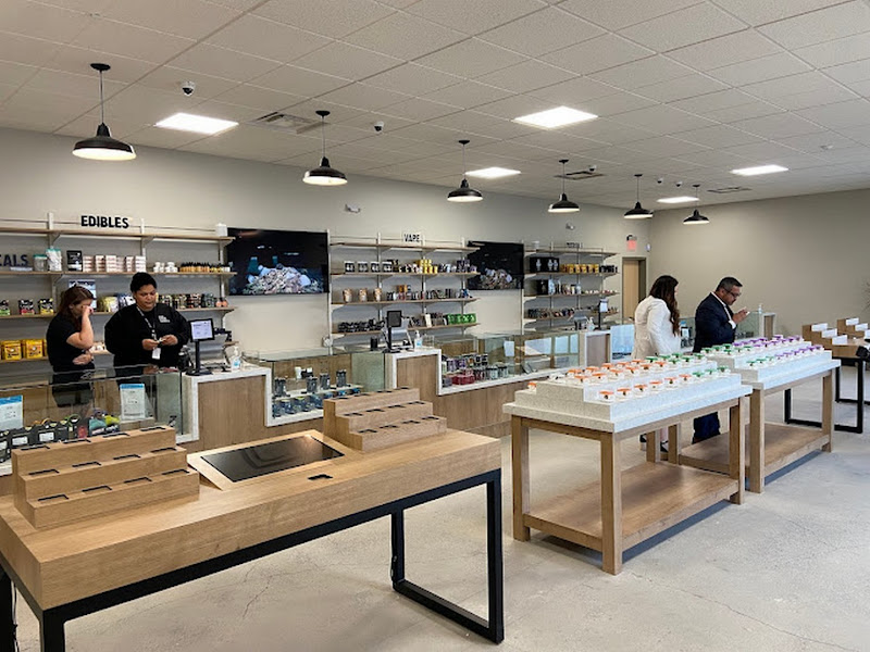 Little Roots Dispensary Medical & Recreational Delivery Store