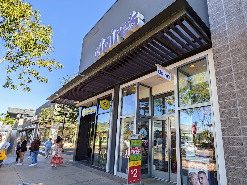claire's