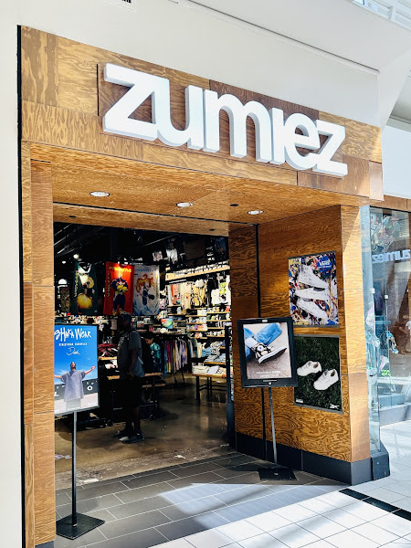 Zumiez