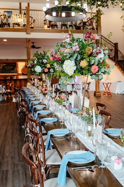 Sisters Floral Design Studio