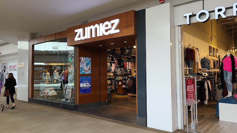 Zumiez