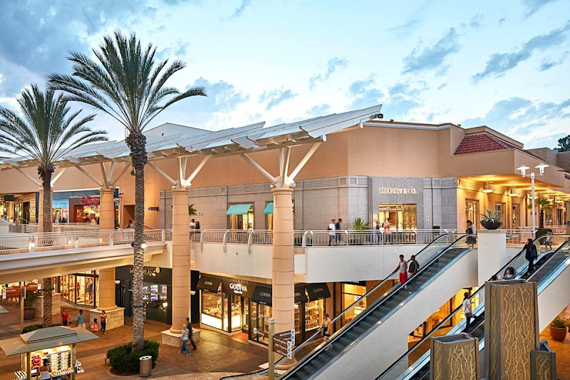 Apple Fashion Valley