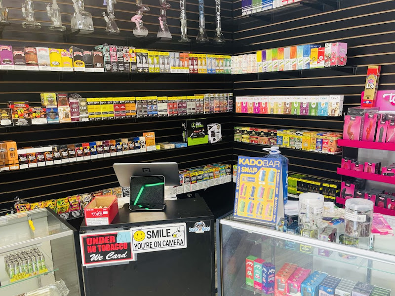 LUXE VAPOR CLOUDS INC